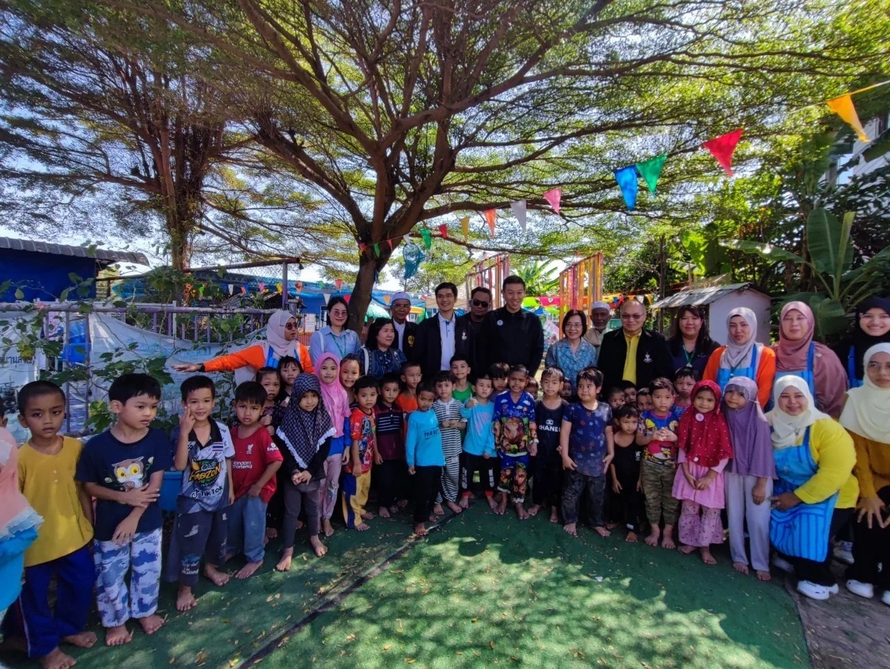 สสส และศูนย์พัฒนาเด็ก ร่วมพัฒนา "สนามสนุก ของเด็กปฐมวัย นิเวศสื่อสุขภาวะ (สื่อดี พื้นที่ดี ภูมิดี) ของชุมชนราษฎร์พัฒนา"