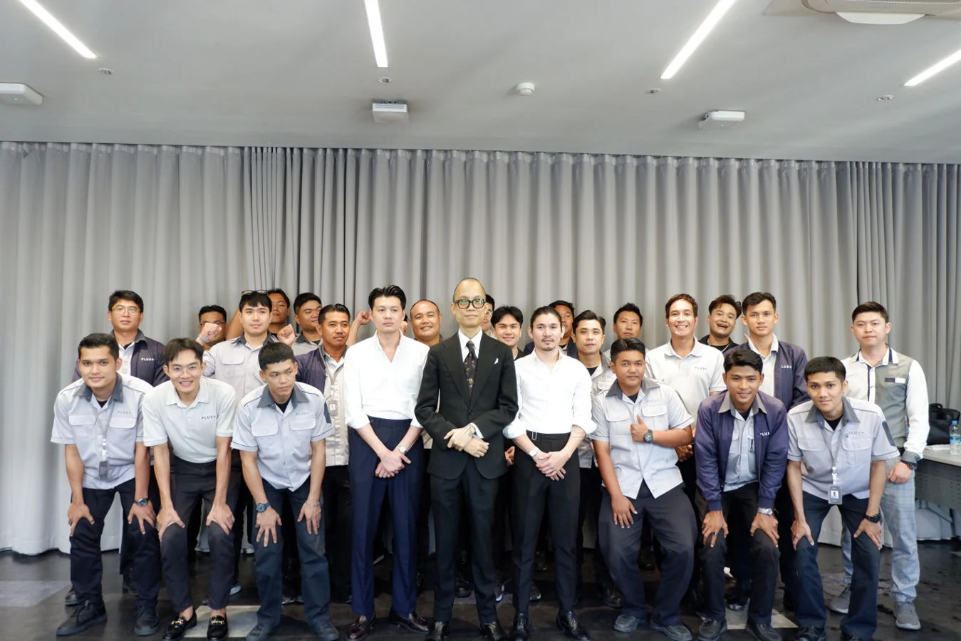 บุคลิกภาพและภาพลักษณ์ เพื่อการบริการที่เป็นเลิศโดย “ชวิน นันทเทิม”