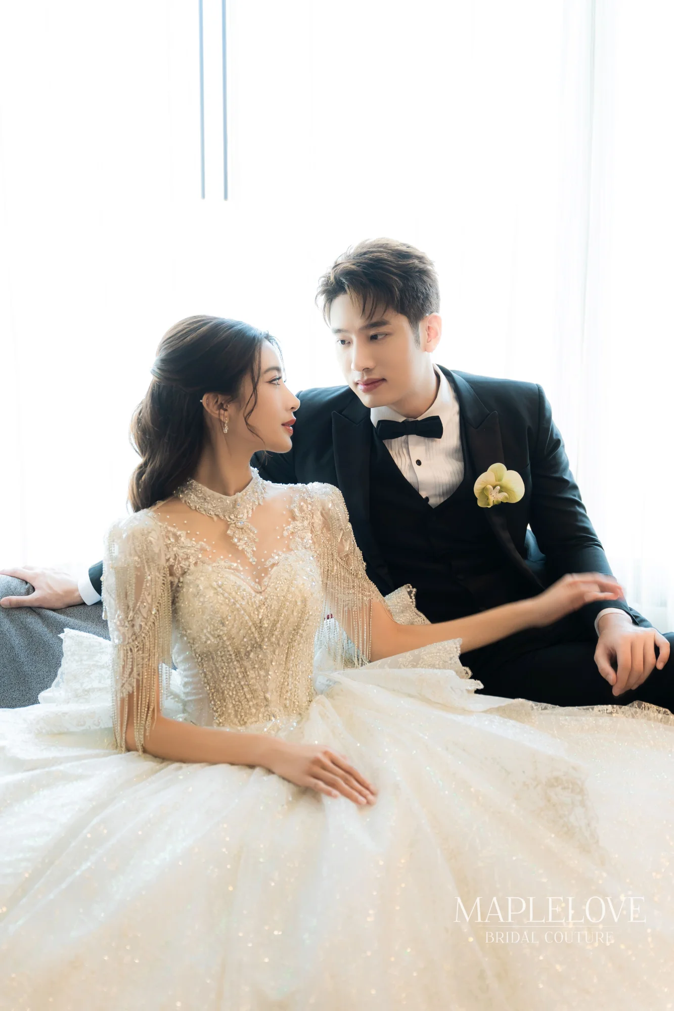 เมื่อรักเป็นจริง! ไอซ์-อธิชานัน ควงแชป-วรากร อวดช็อตหวาน ในชุดวิวาห์สุดอลังการจาก Maplelove bridal couture