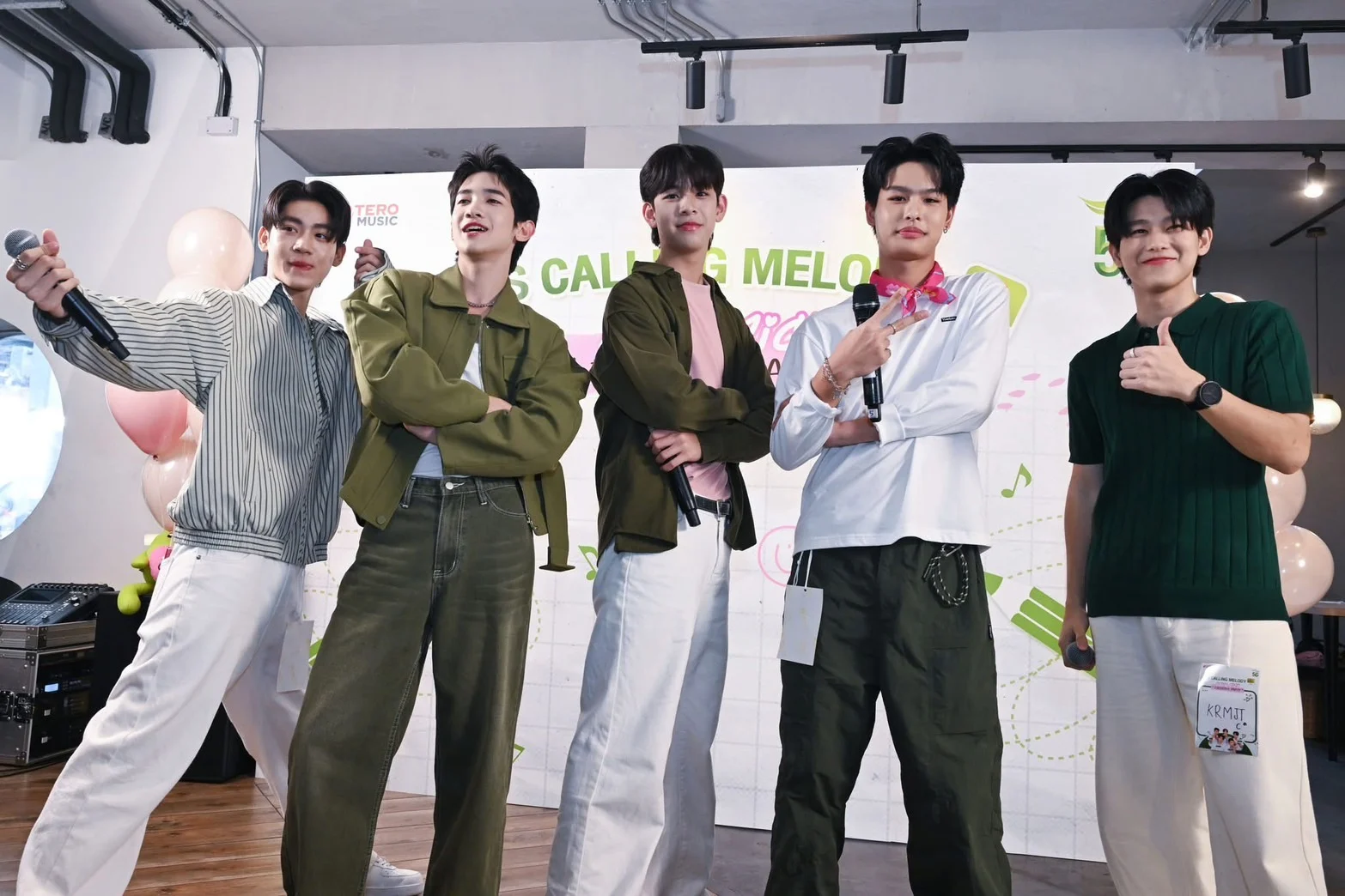 Meet&amp;Greet อบอุ่นหัวใจ!!   5 หนุ่ม “LoveSick 2024”  จัดเต็มความฟิน..เสิร์ฟความสนุก “ร้อง-เล่น” ใกล้ชิดแฟนๆ!!