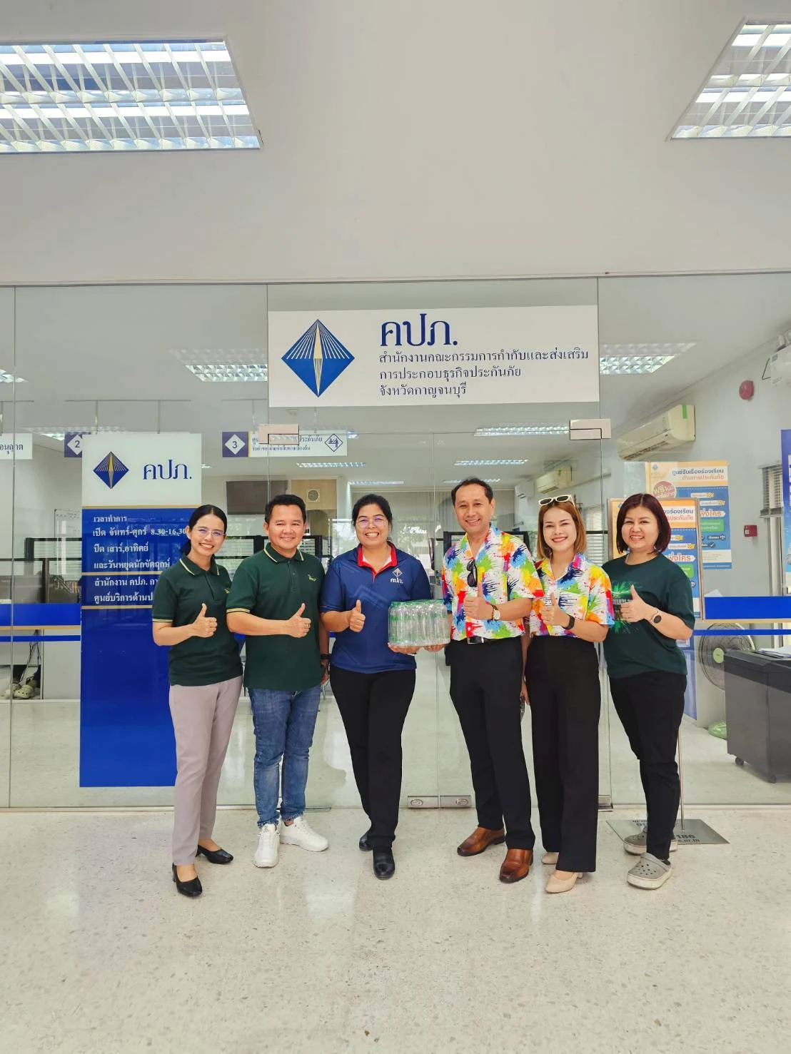 มิตรแท้ประกันภัย โดยทีม MT9 มอบน้ำดื่มสนับสนุนโครงการณรงค์ลดอุบัติเหตุทางจราจรในช่วงเทศกาลสงกรานต์ ประจำปี 2568