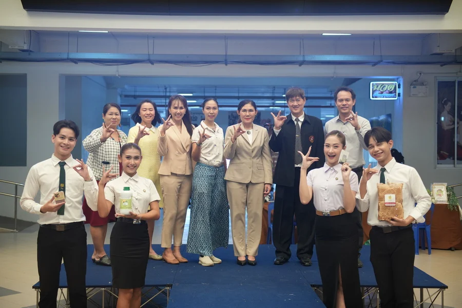 ราชภัฏรำไพพรรณี เปิด "ตลาดสวนบ้านแก้วมาร์เก็ตสเปซ" ยกระดับเศรษฐกิจชุมชนแบบคาร์บอนต่ำ