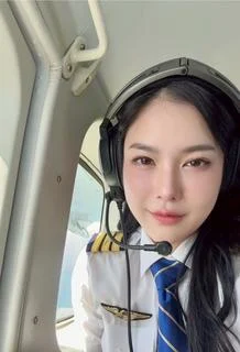 ชาวเน็ตแห่ตามส่อง! "ก้อย กรกช" นักแสดง–นักบินหญิง เริ่มต้นบินกับบ้านใหม่ Ezy Airlines