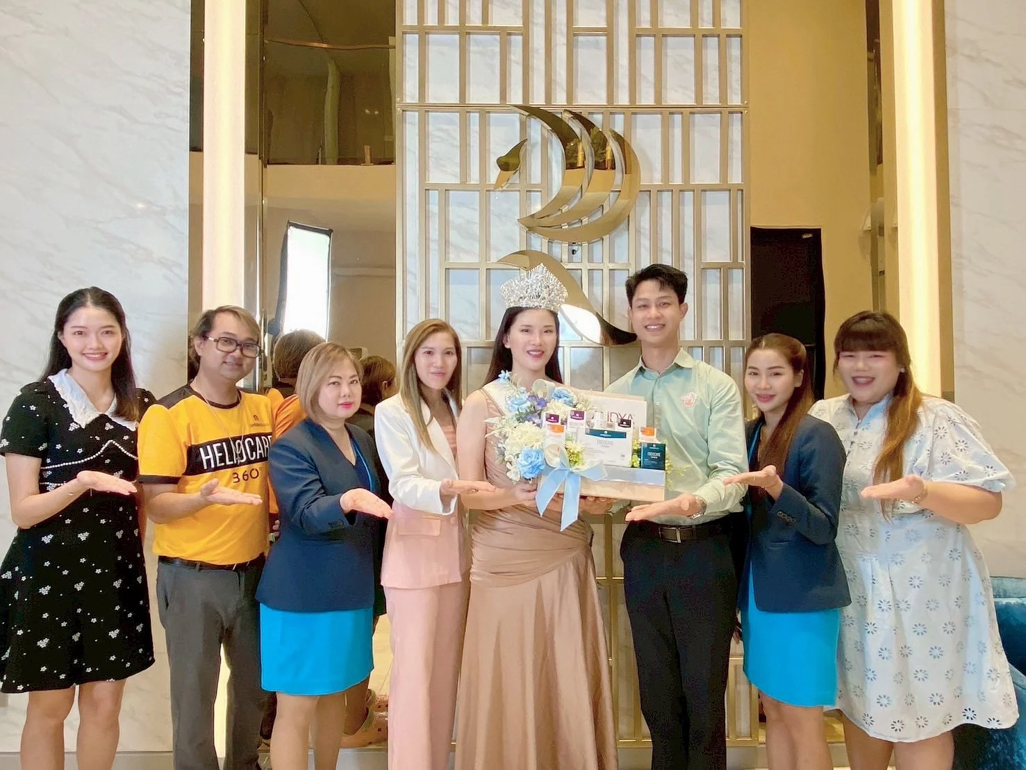 Ressapoom Clinic สนับสนุนทุกย่างก้าวของความงาม “โบว์ – กชศร กุลศิวชญา” มิสยูนิเวิร์สลำปาง 2025 ส่งเสริมความงามสู่เวทีระดับโลกพร้อมด้วยผลิตภัณฑ์คุณภาพระดับสากลจากสกินโนวา