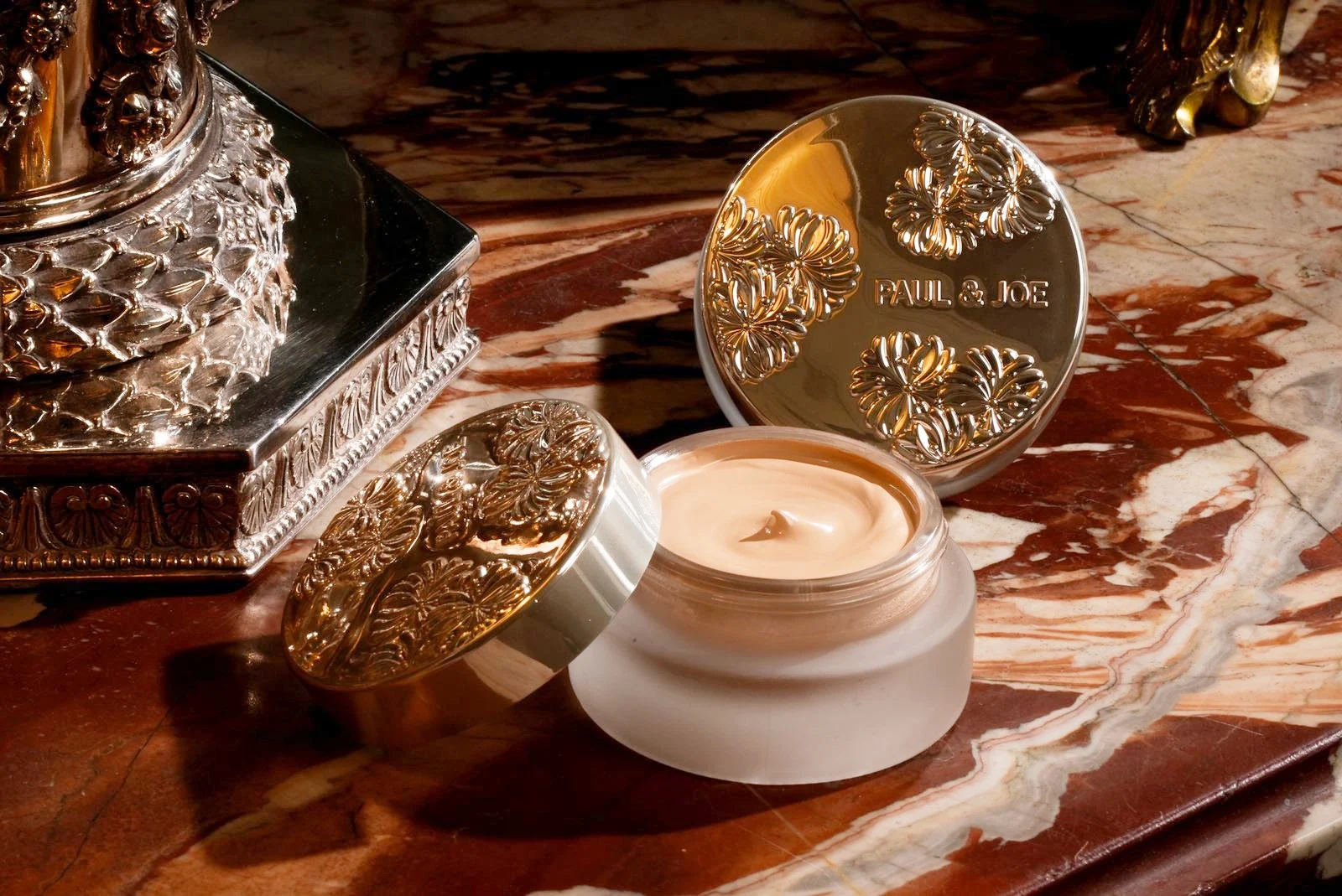 PAUL &amp; JOE CREAMY FOUNDATION เบสเมคอัพเปลี่ยนผิวสวยฉ่ำวาวดุจไข่มุก