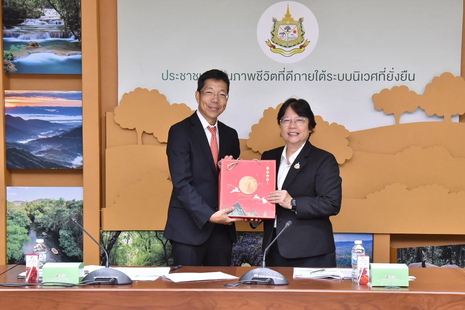 รองปลัด ทส. “อรนุช” ต้อนรับอัครราชทูตญี่ปุ่น พร้อมหารือความร่วมมือด้านสิ่งแวดล้อมและการลดก๊าซเรือนกระจก วันนี้ (10 กันยายน 2568) เวลา 09.00 น. นางอรนุช หล่อเพ็ญศรี รองปลัดกระทรวงทรัพยากรธรรมชาติและสิ่งแวดล้อม (รอง ปกท.ทส.) ให้การต้อนรับ Mr. Kajiwara Toru 