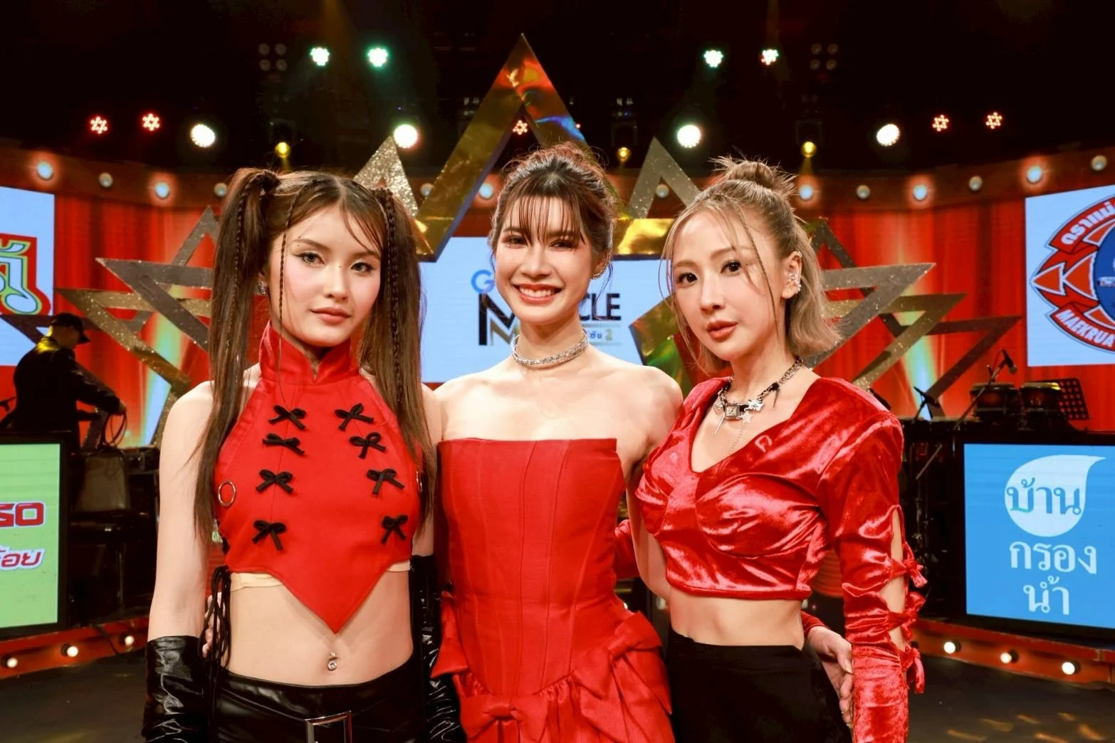 ชีเสิร์ฟ”ปอร์เช่-ดาด้า-ลูกปัด”ลูกทุ่งสายแซ่บ “ลูกตาล-เจเจ-ได๋”เปิดศึกเรียกคะแนนสุดเดือด