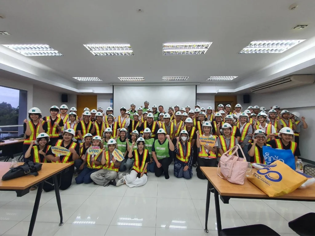 คณะบริหารธุรกิจ สาขาการจัดการโลจิสติกส์ พร้อมด้วย วิทยาลัยการศึกษาต่อเนื่อง