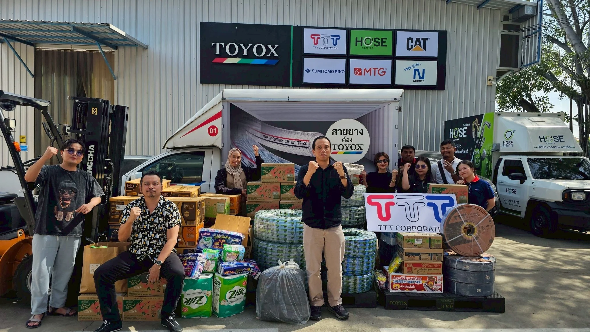 TTT Corporation ส่งต่อธารน้ำใจ บรรเทาทุกข์ผู้ประสบอุทกภัย จ.สงขลา ผ่านมูลนิธิกระจกเงา