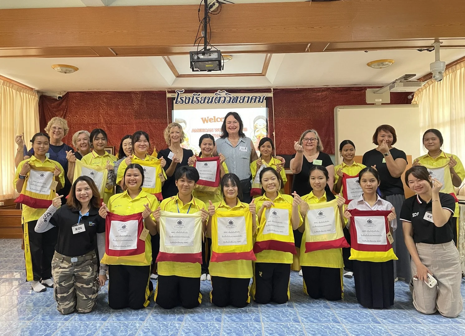 สมาคมสตรีอเมริกันแห่งประเทศไทยจัดแคมป์พัฒนาภาษาอังกฤษให้นักเรียน