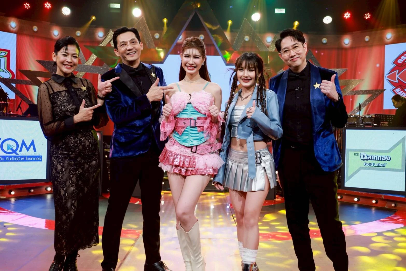 “ดาด้า&amp;ปอร์เช่”โชว์เผ็ชสไตล์ลูกทุ่งGen Z “ต้นกล้า จ.อุตรดิตถ์”ดวลไมค์วัดดวง“แซม จ.ตาก”