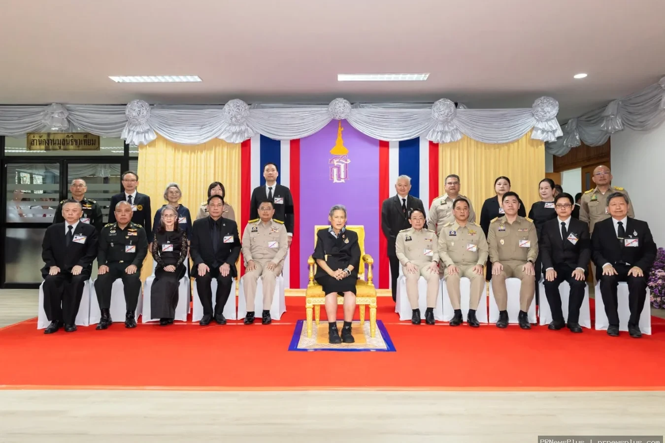 ม.หอการค้าไทย รับพระราชทานโล่ประกาศเกียรติคุณ ฯ มูลนิธิขาเทียม