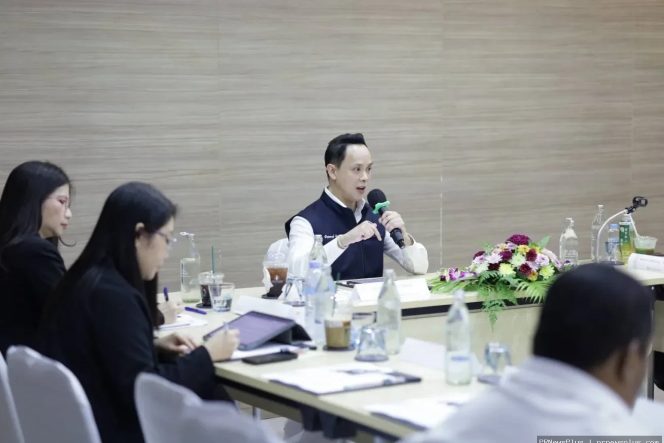 สนค. เดินหน้าลงพื้นที่เชียงใหม่–กระบี่ รับฟังเสียงผู้ประกอบการและภาคส่วนพื้นที่ ต่อยอดสินค้าและบริกา