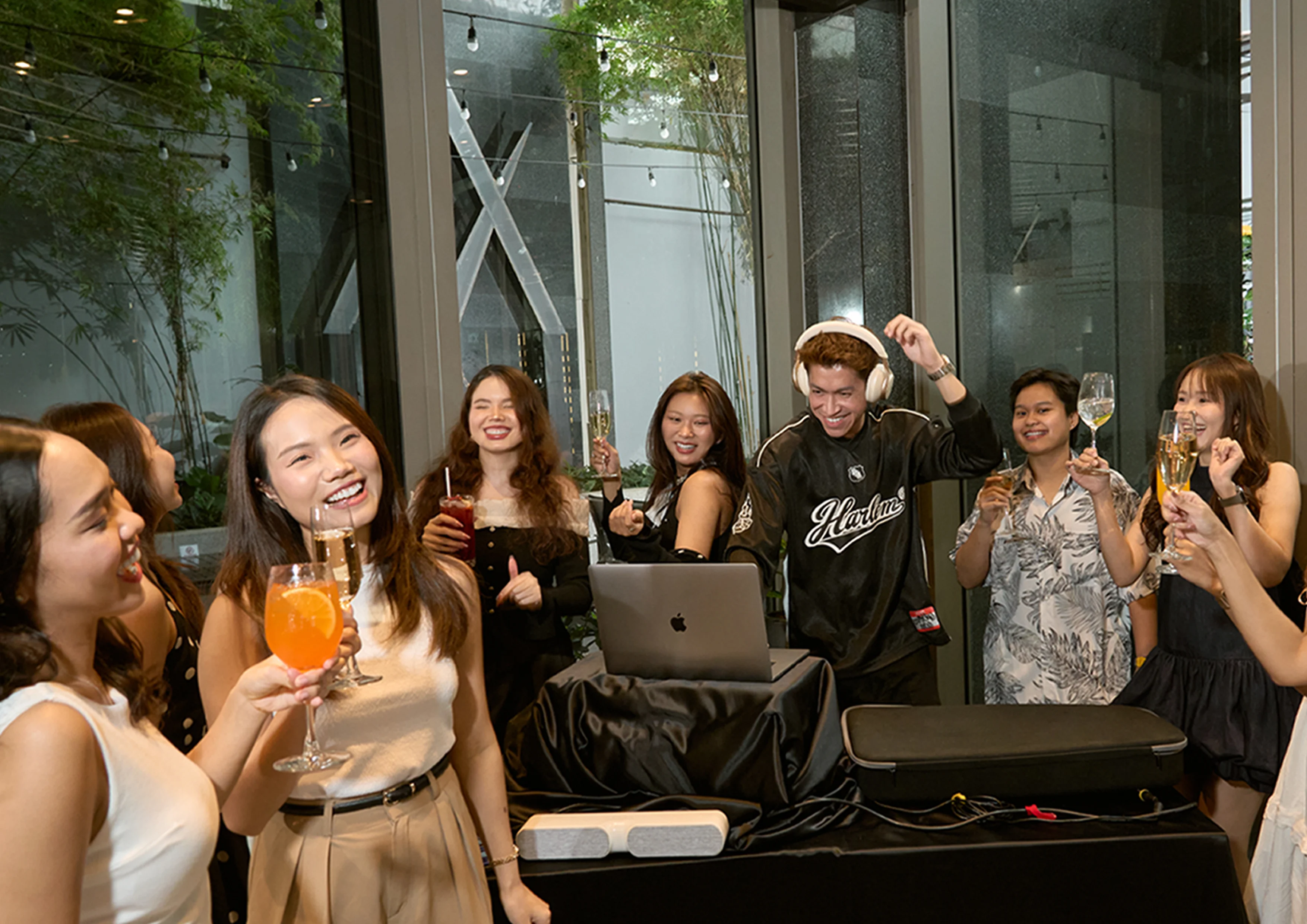 Sips &amp; Savour - เครื่องดื่มและอาหารไม่อั้น